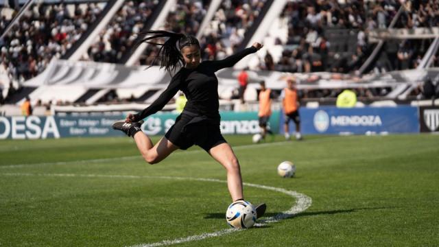 Langleterre vise plus de 700 000 ventes de billets pour les femmes en euros L'Angleterre feminine vise 700 000 ventes de billets : un record pour les Lionesses