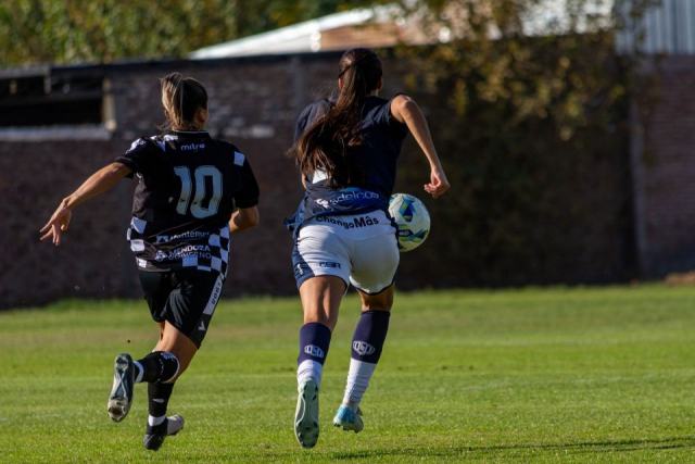 Negociations salariales cordeiro nivelle le terrain de jeu avec des chiffres Carlos Cordeiro nivelle les salaires en football americain : égalité hommes-femmes